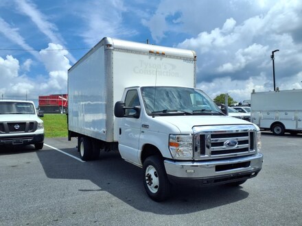 2017 Ford E-350 Cutaway Base Truck