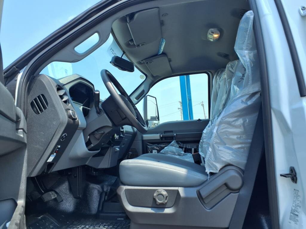 2026 Ford F-750 Base Regular Cab photo 4