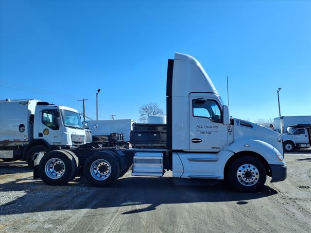 2021 Kenworth T680 photo 2