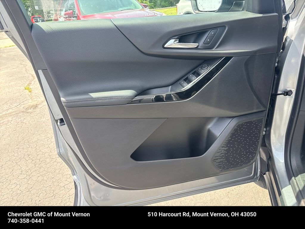 2027 Chevrolet Equinox LT - Photo 13