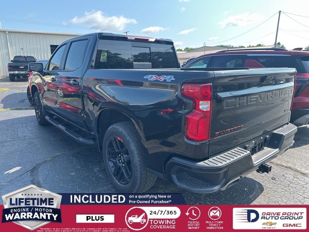 2023 Chevrolet Silverado 1500 RST photo 2