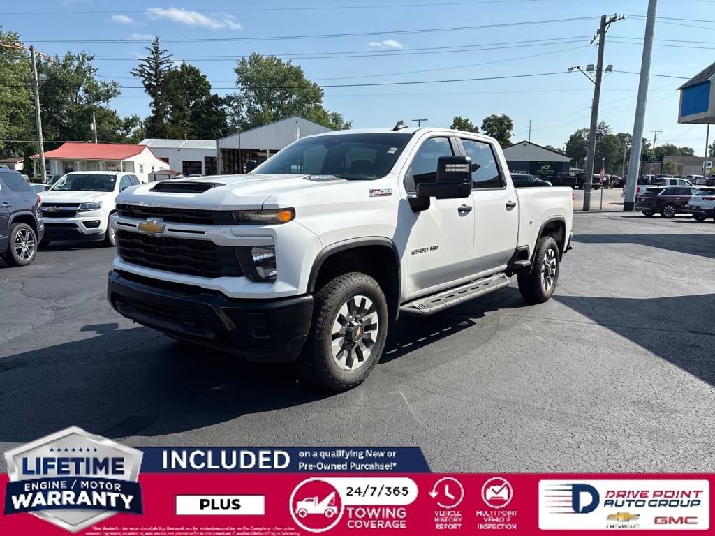 2024 Chevrolet Silverado 2500HD Custom photo 3