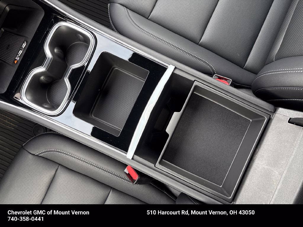 2027 Chevrolet Traverse LT - Photo 22