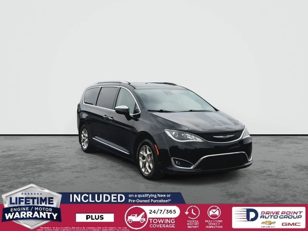 Used 2017 Chrysler Pacifica Limited with VIN 2C4RC1GG9HR771758 for sale in Mount Vernon, OH