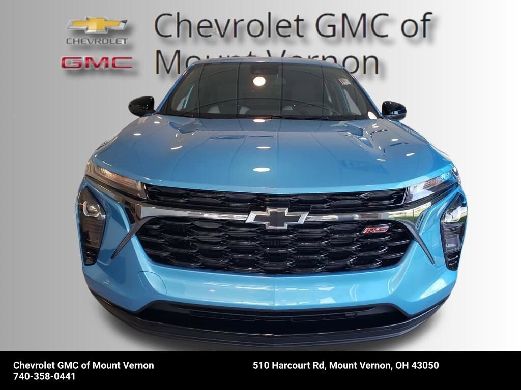 2025 Chevrolet Trax photo 2