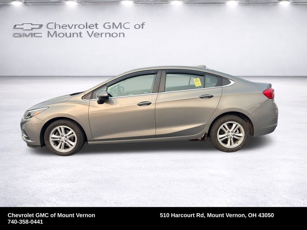 Used 2017 Chevrolet Cruze LT with VIN 1G1BE5SM8H7163286 for sale in Mount Vernon, OH