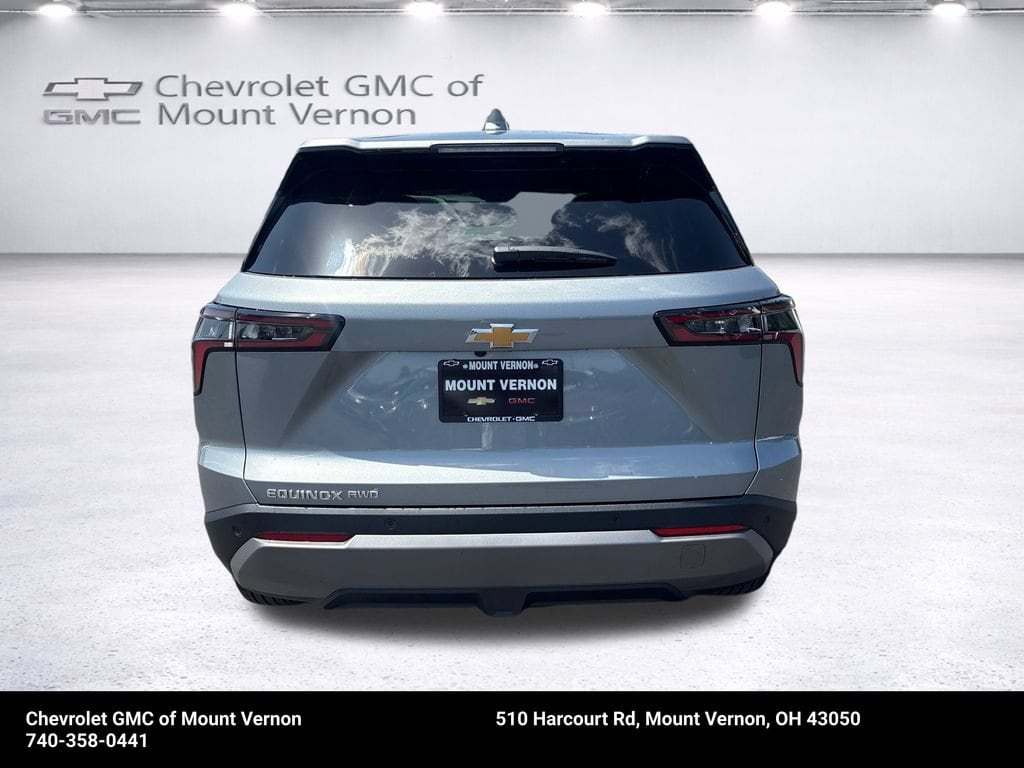 2027 Chevrolet Equinox LT - Photo 4