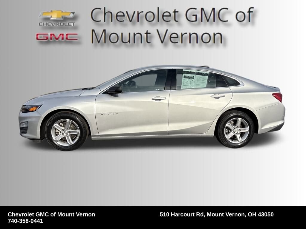 2022 Chevrolet Malibu LS photo 2