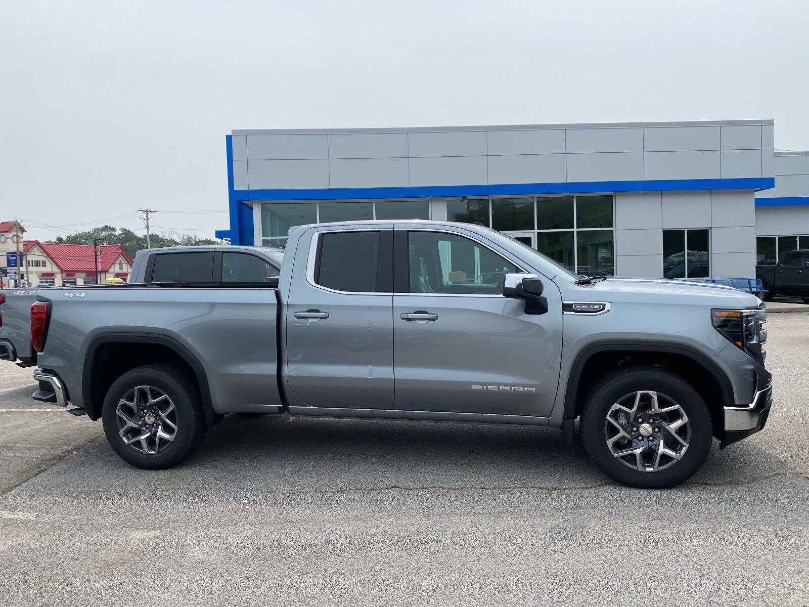 2026 Gmc Sierra 1500 SLE photo 2