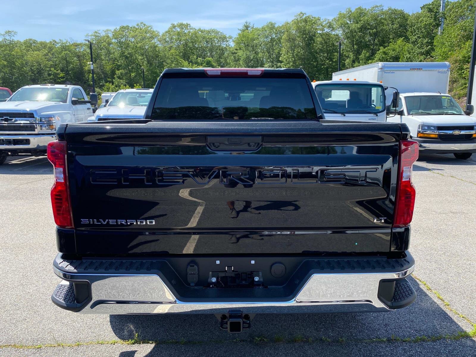 2025 Chevrolet Silverado 1500 LT photo 3