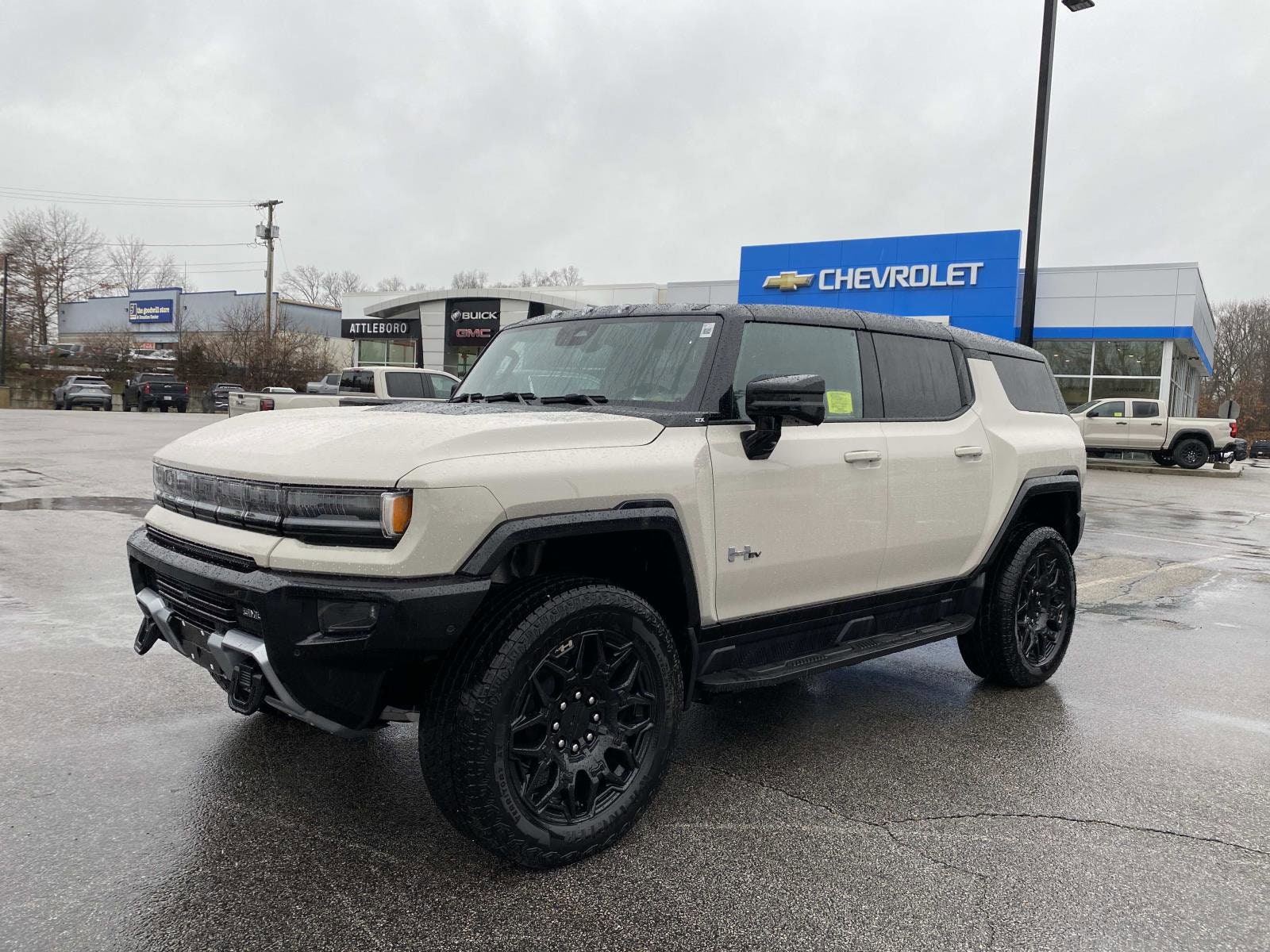 2026 GMC HUMMER EV 2X's photo