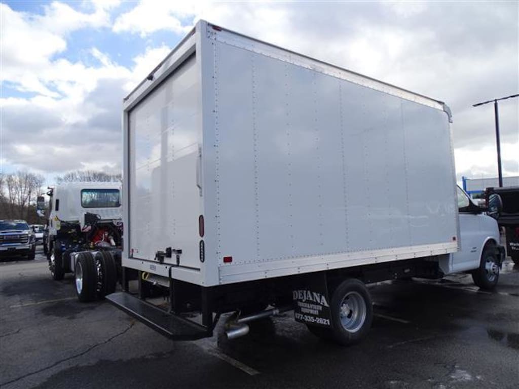 New 2024 Chevrolet Express Commercial Cutaway 2WT Cutaway Van