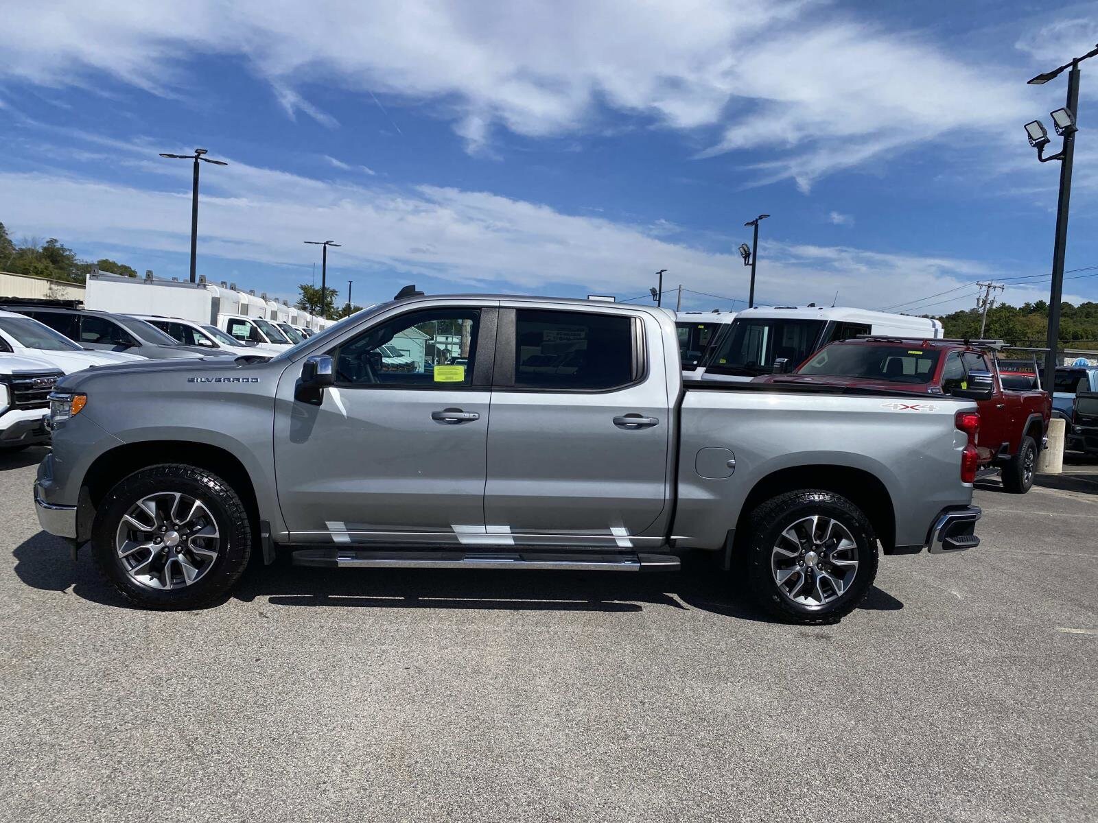 2024 Chevrolet Silverado 1500 LT photo 2