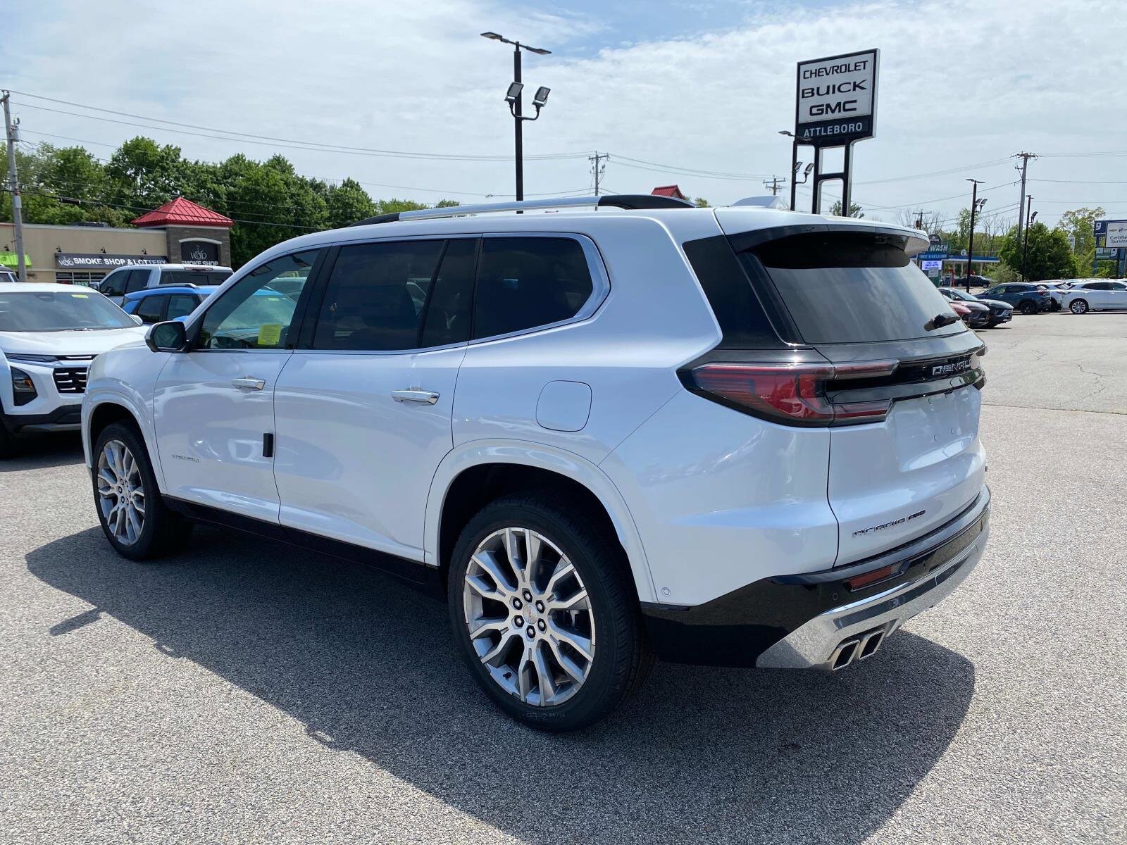 2025 Gmc Acadia Denali photo 3