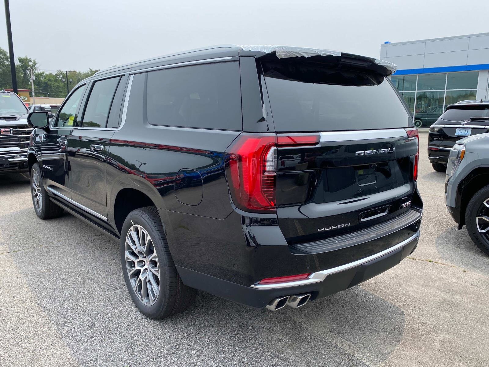 2025 Gmc Yukon XL Denali photo 3