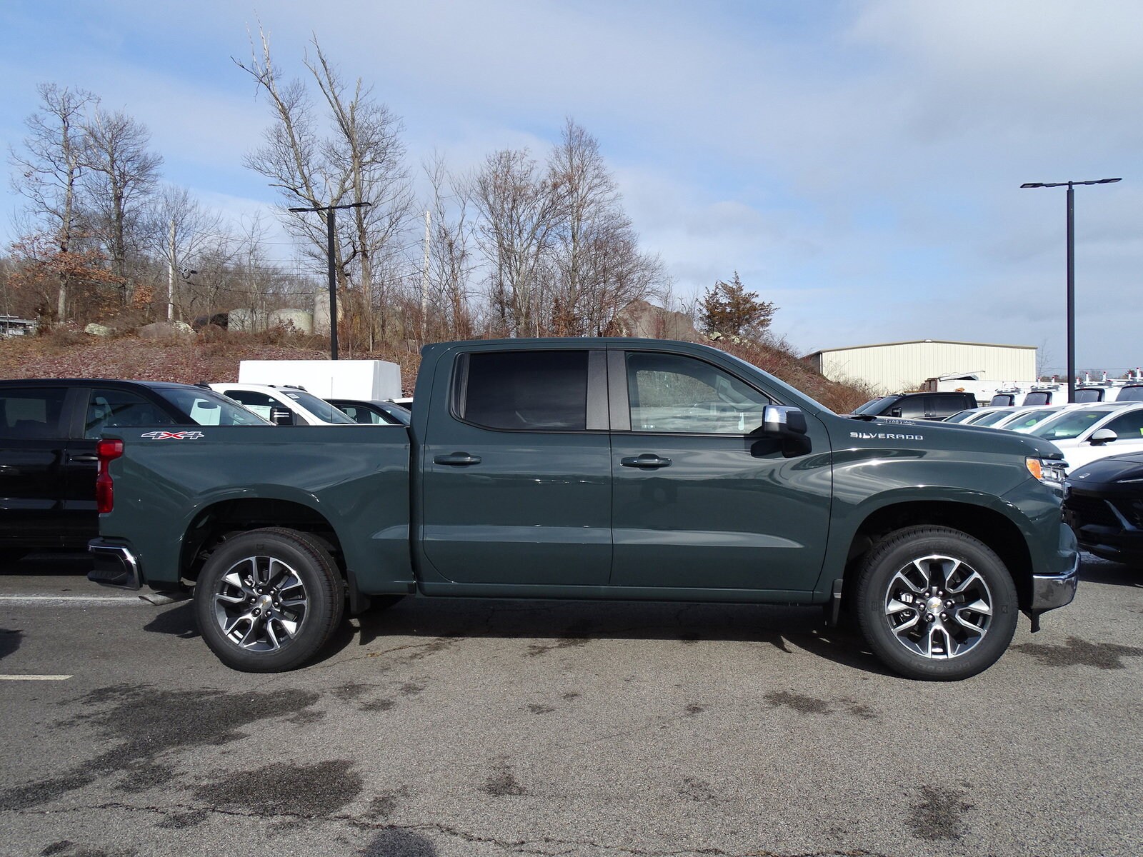 2025 Chevrolet Silverado 1500 LT photo 2