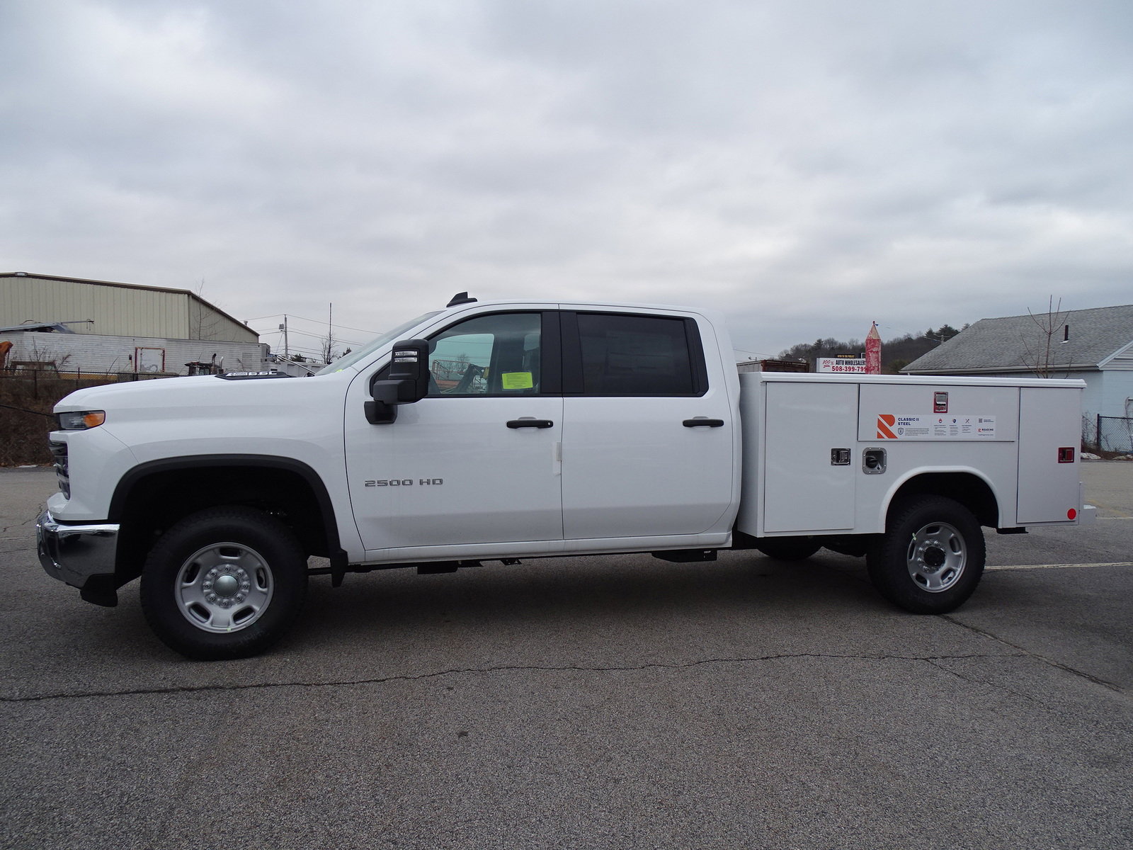 2024 Chevrolet Silverado 2500HD photo 2