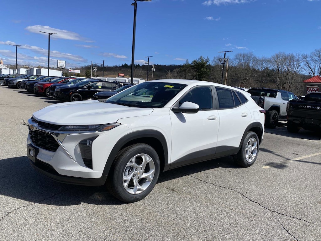 New 2026 Chevrolet Trax LS SUV