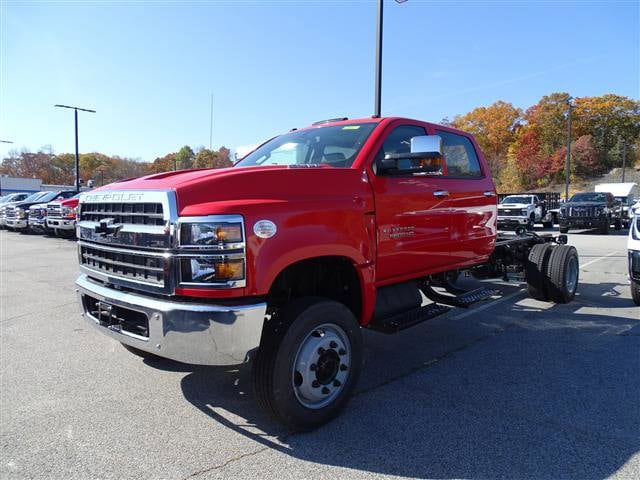 2024 Chevrolet Silverado 4500 Medium Duty Chassis Cab Work Truck's photo