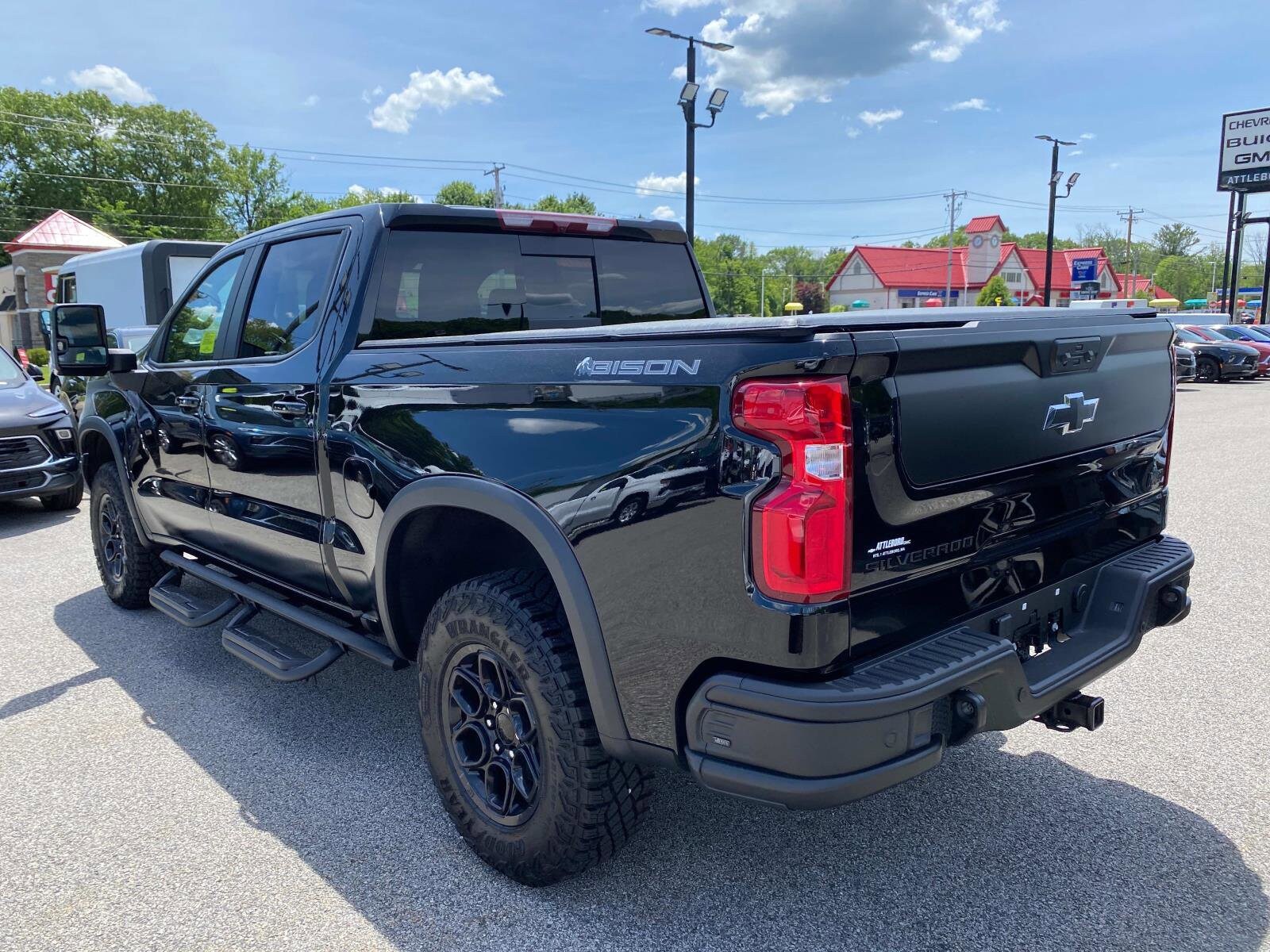 2024 Chevrolet Silverado 1500 ZR2 photo 3
