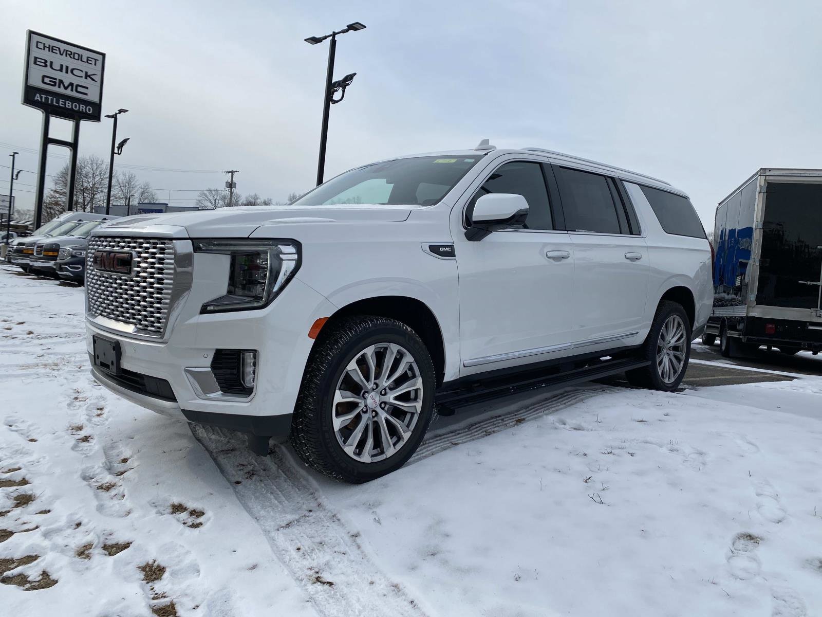 2021 GMC Yukon XL Denali's photo