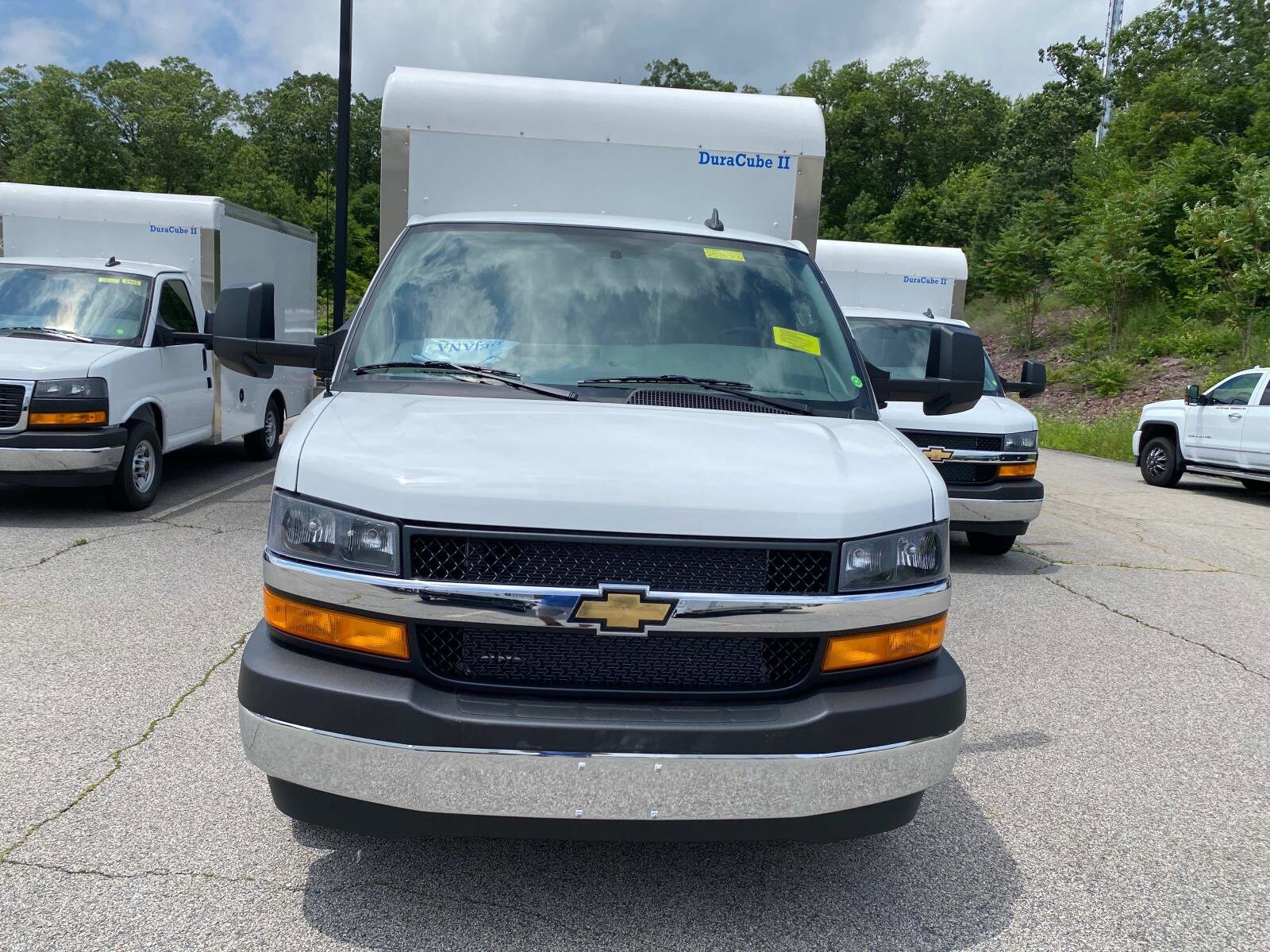 2025 Chevrolet Express Cutaway Van photo 2