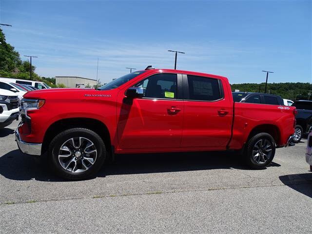 2024 Chevrolet Silverado 1500 LT photo 2
