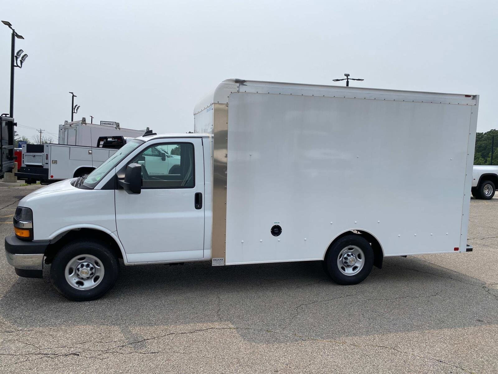 2025 Chevrolet Express Cutaway Van photo 2