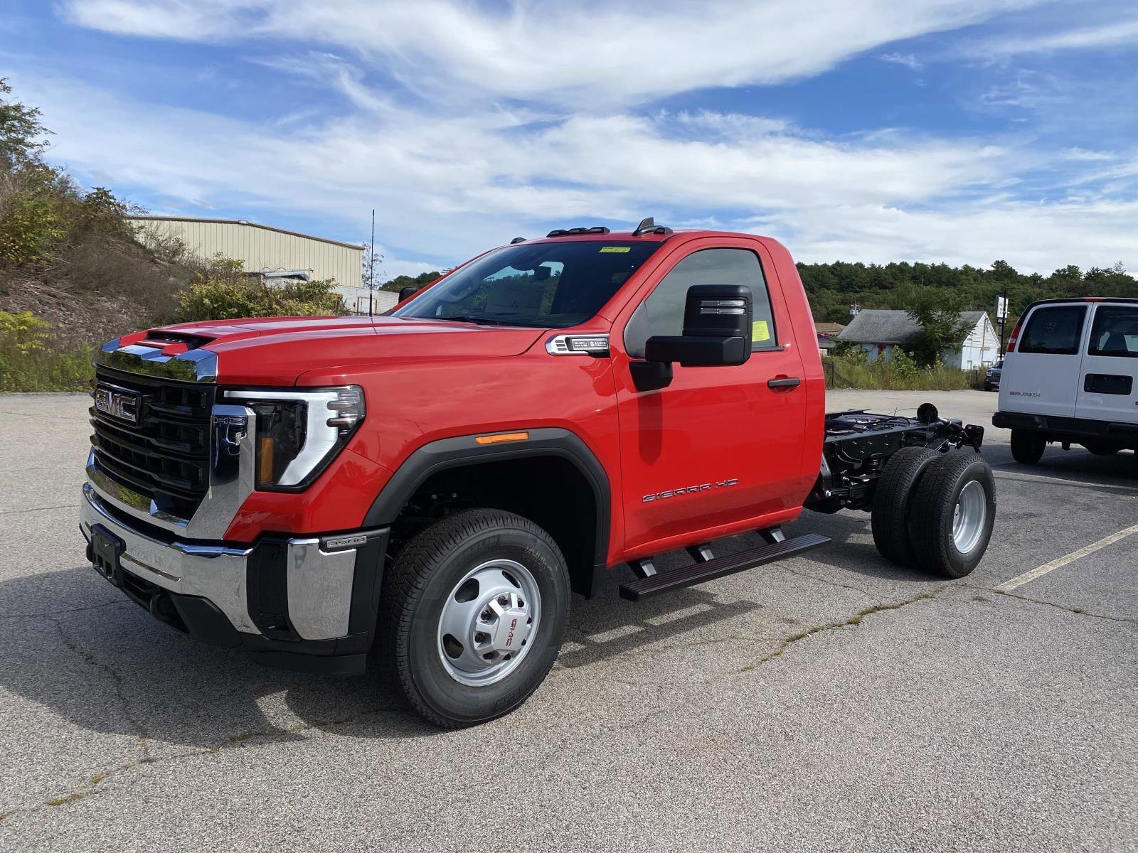 2026 GMC Sierra 3500 Chassis Cab Pro's photo