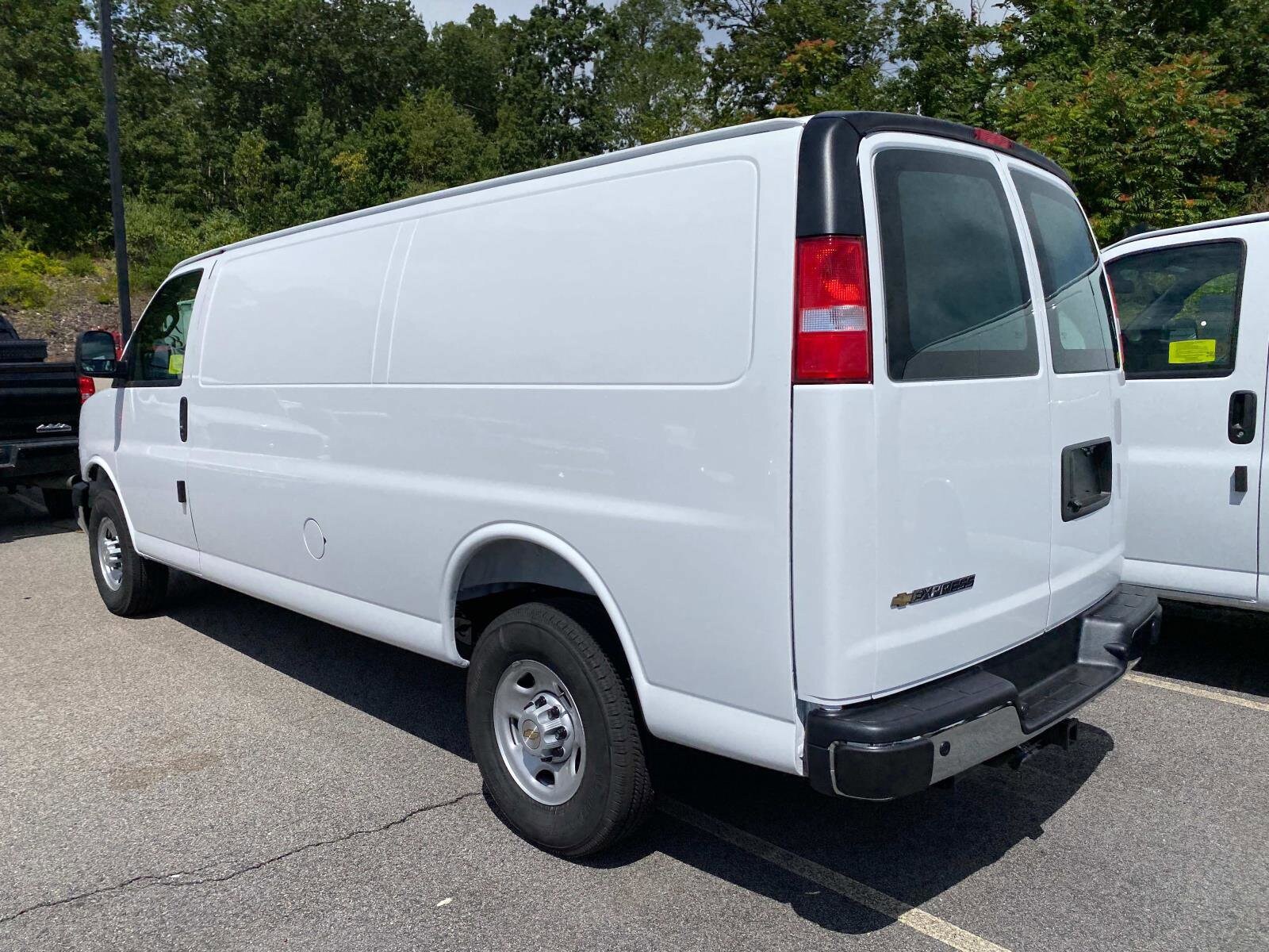 2025 Chevrolet Express Cargo Van photo 3