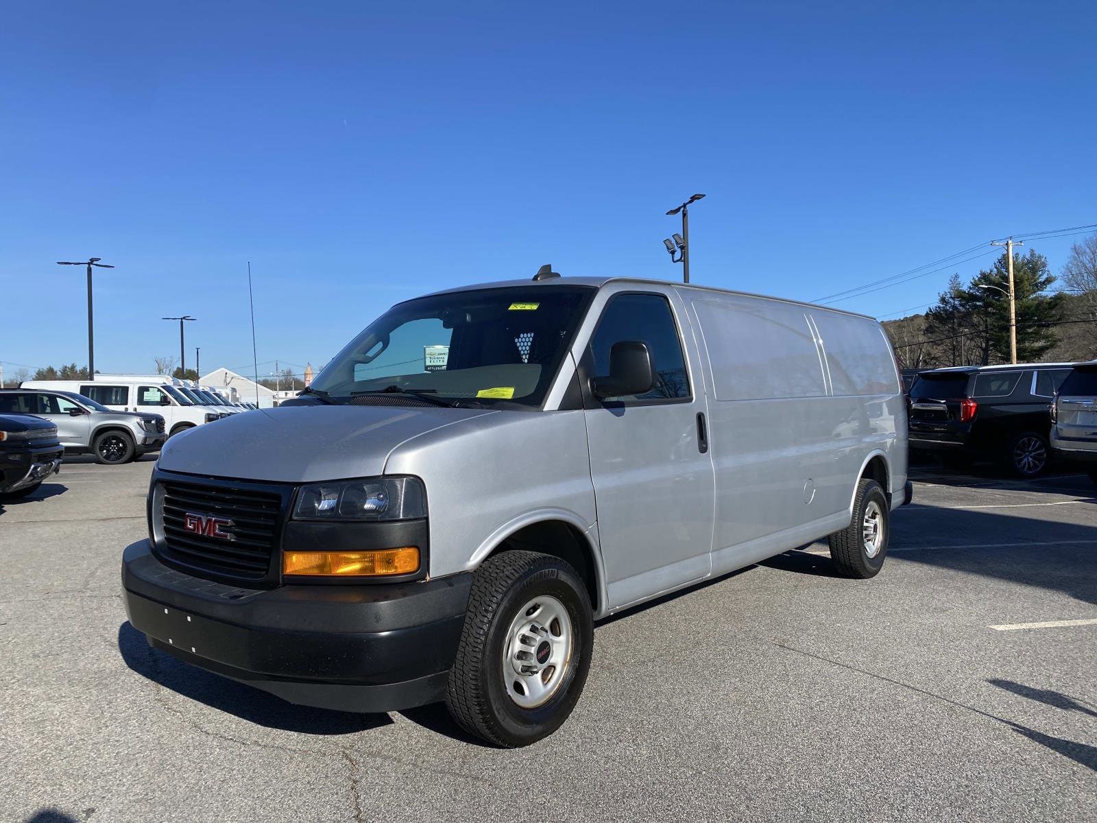 2021 GMC Savana Cargo Work Van's photo