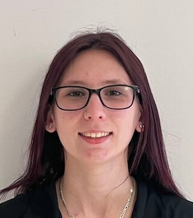 Staff member Amanda Fonseca from 14332a87dad7