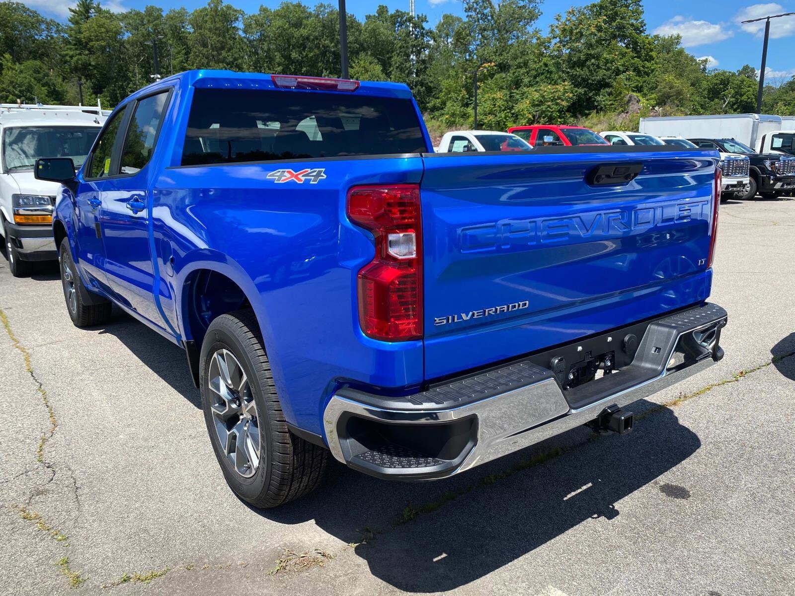 2025 Chevrolet Silverado 1500 LT photo 4