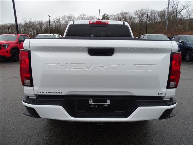 2024 Chevrolet Colorado LT photo 4