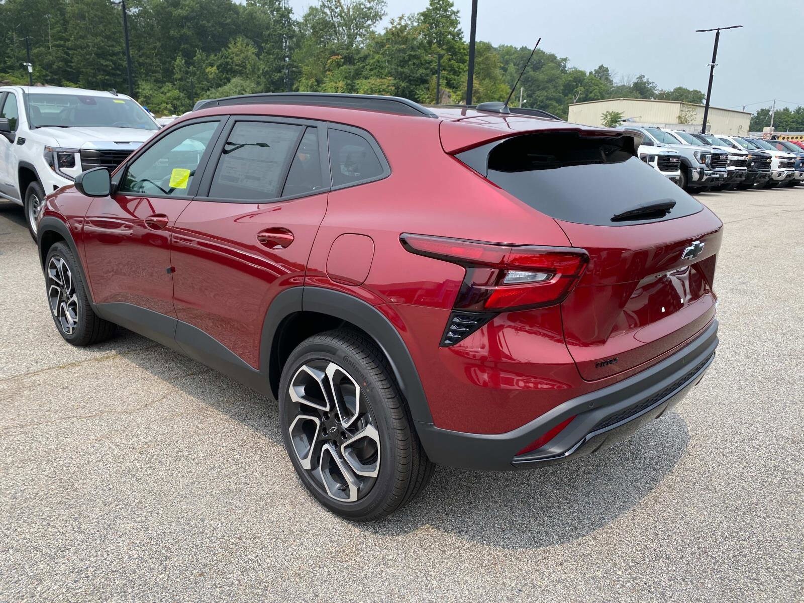 2025 Chevrolet Trax photo 3