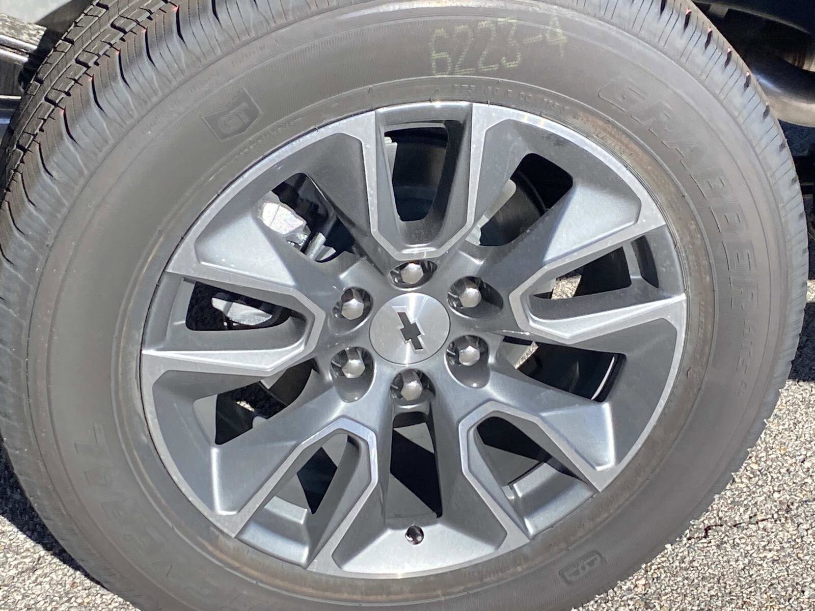 2026 Chevrolet Silverado 1500 RST photo 4