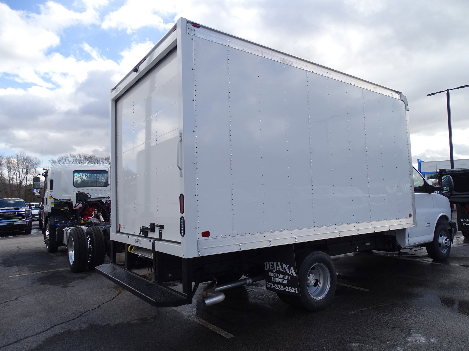 2024 Chevrolet Express Cutaway Van photo 3