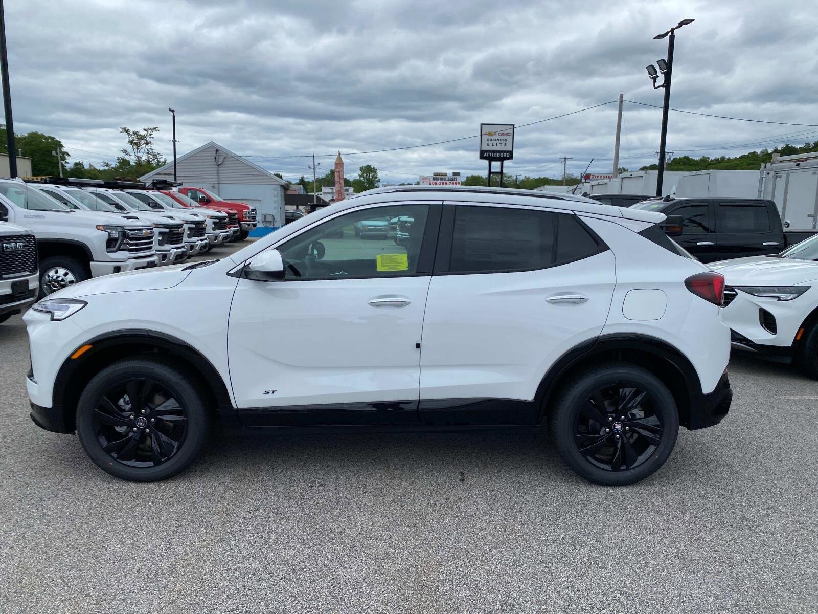2025 Buick Encore GX Sport Touring photo 2