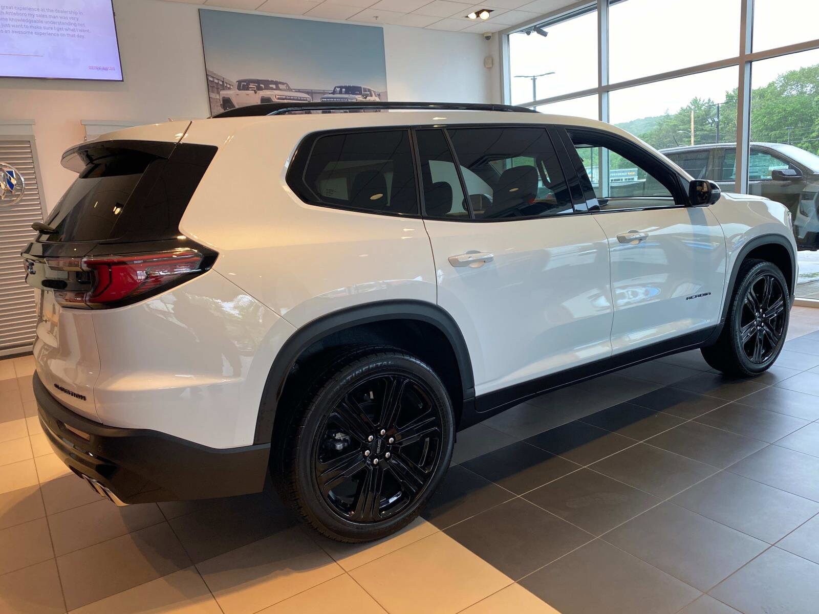 2025 Gmc Acadia Elevation photo 3