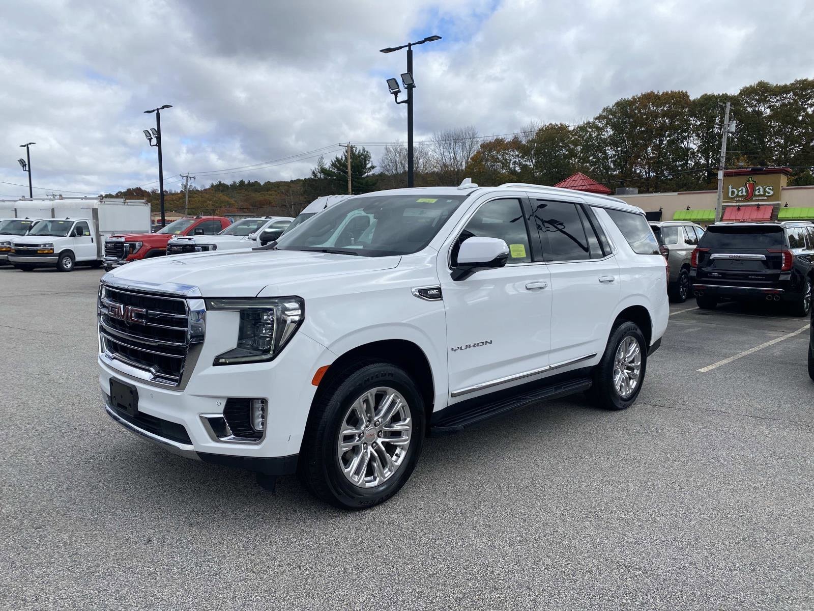 2022 GMC Yukon SLT's photo
