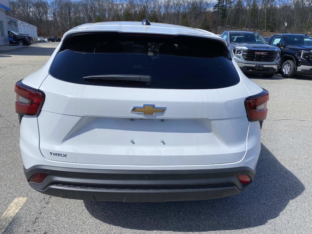 New 2026 Chevrolet Trax LS SUV