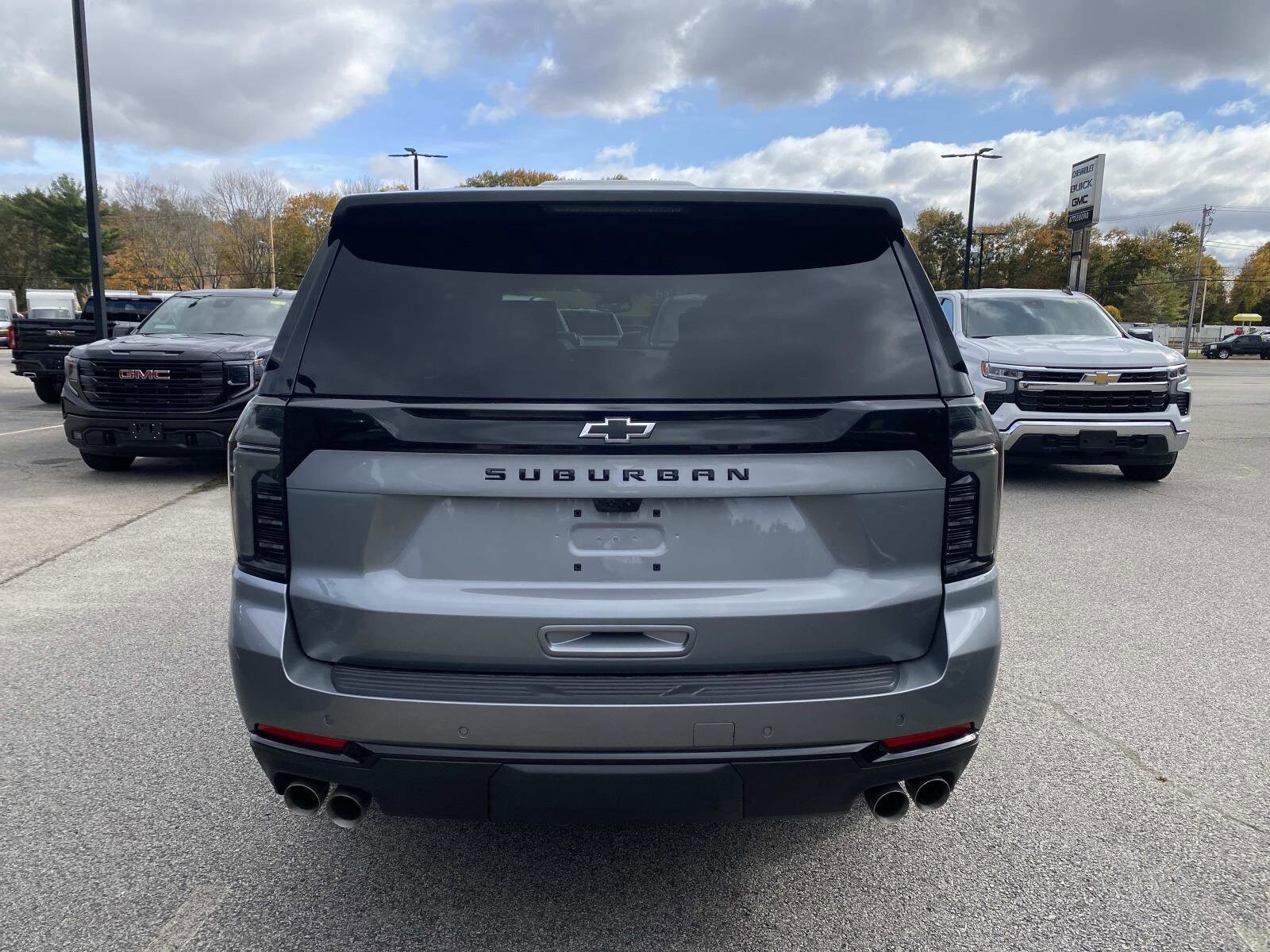 2026 Chevrolet Suburban Z71 photo 3