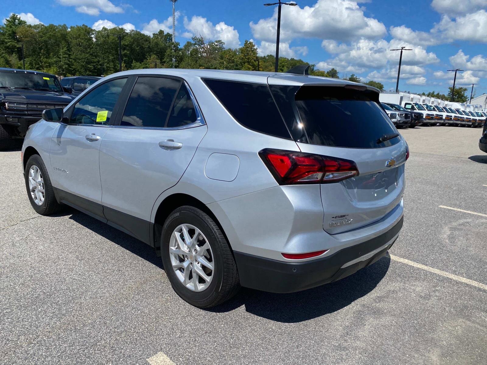 2022 Chevrolet Equinox LT photo 3