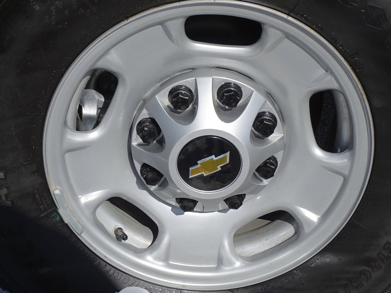 2025 Chevrolet Silverado 2500HD photo 3