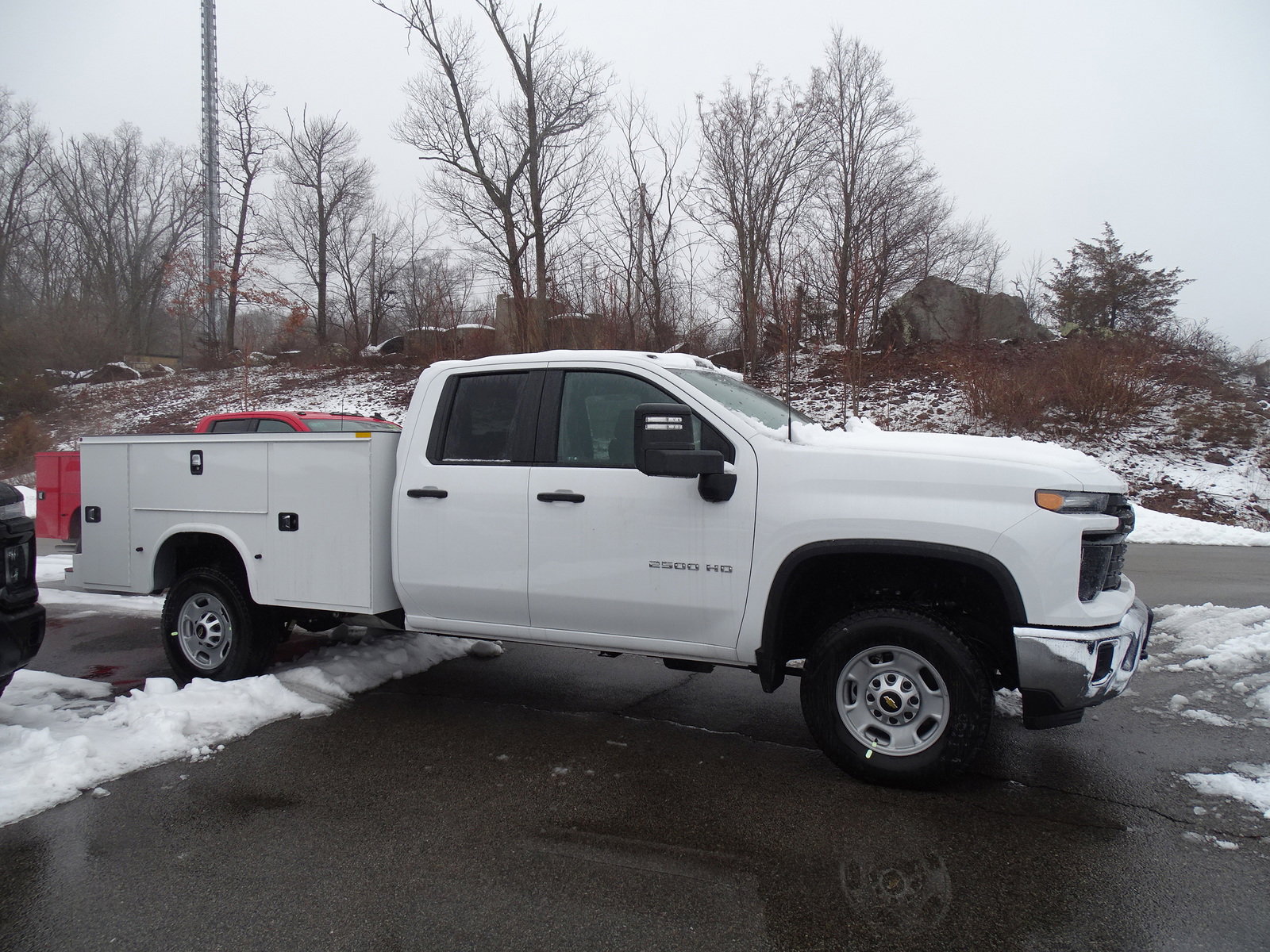 2025 Chevrolet Silverado 2500HD photo 3