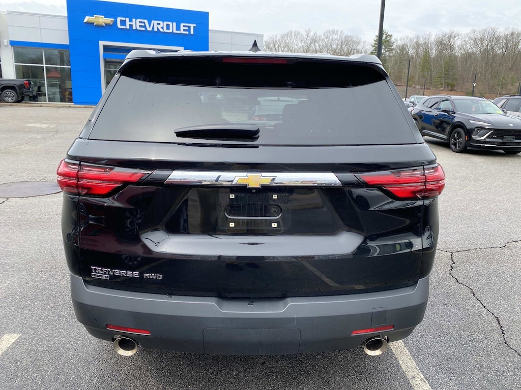 Used 2024 Chevrolet Traverse Limited LS SUV