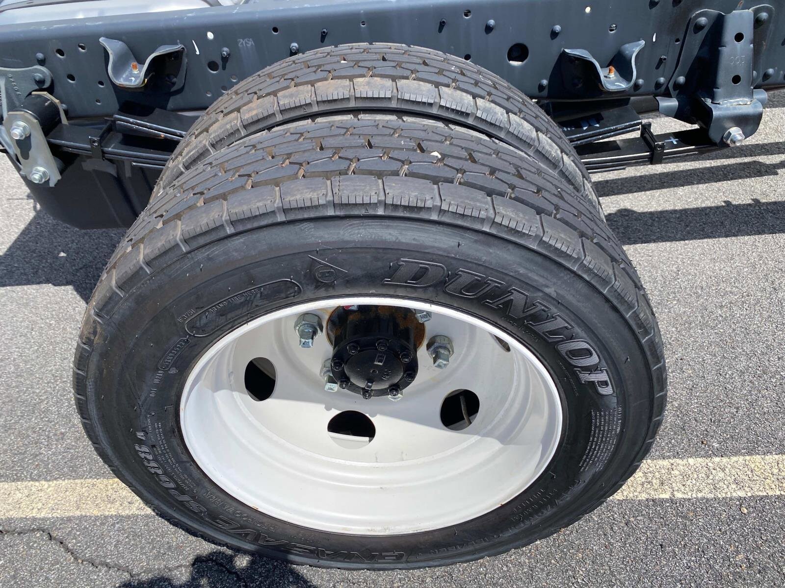 2024 Chevrolet Silverado 4500HD Base photo 4