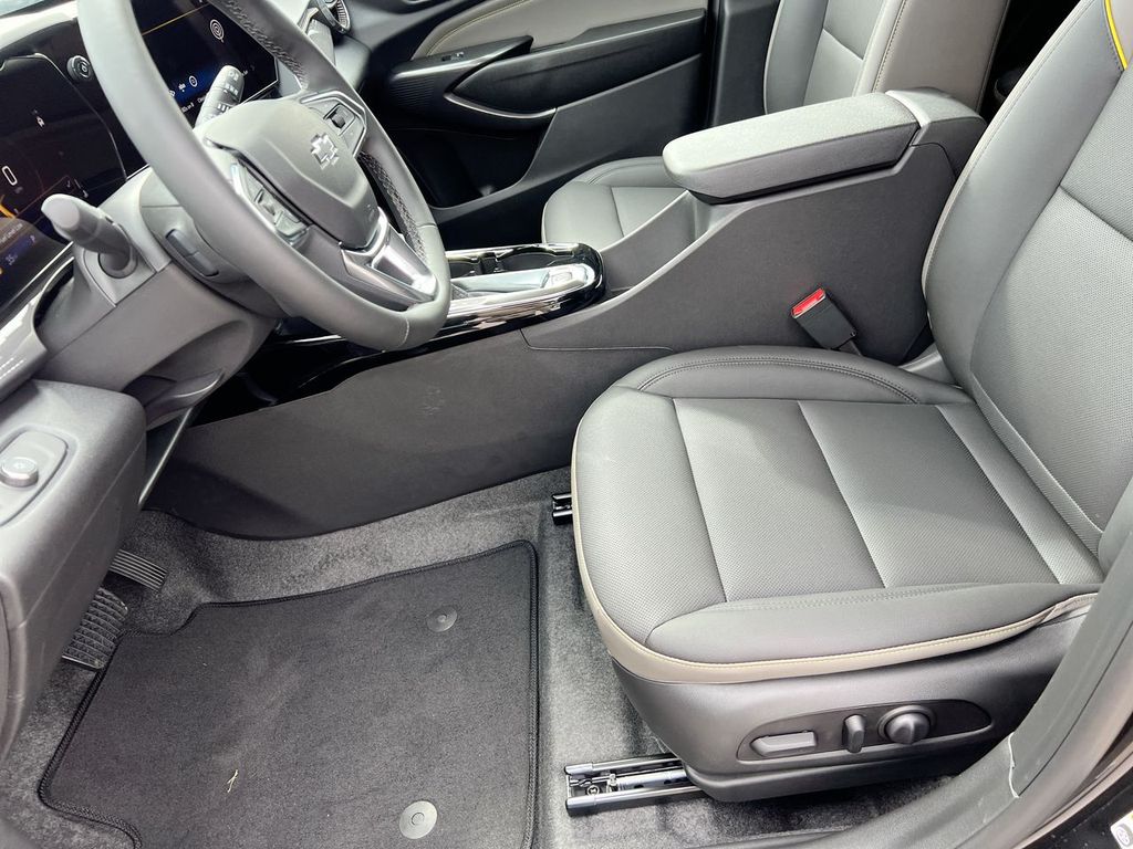 2026 Chevrolet Trax Activ - Photo 14