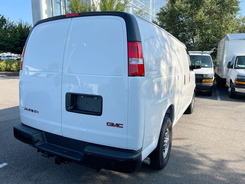 2025 Gmc Savana Cargo 2500 photo 4