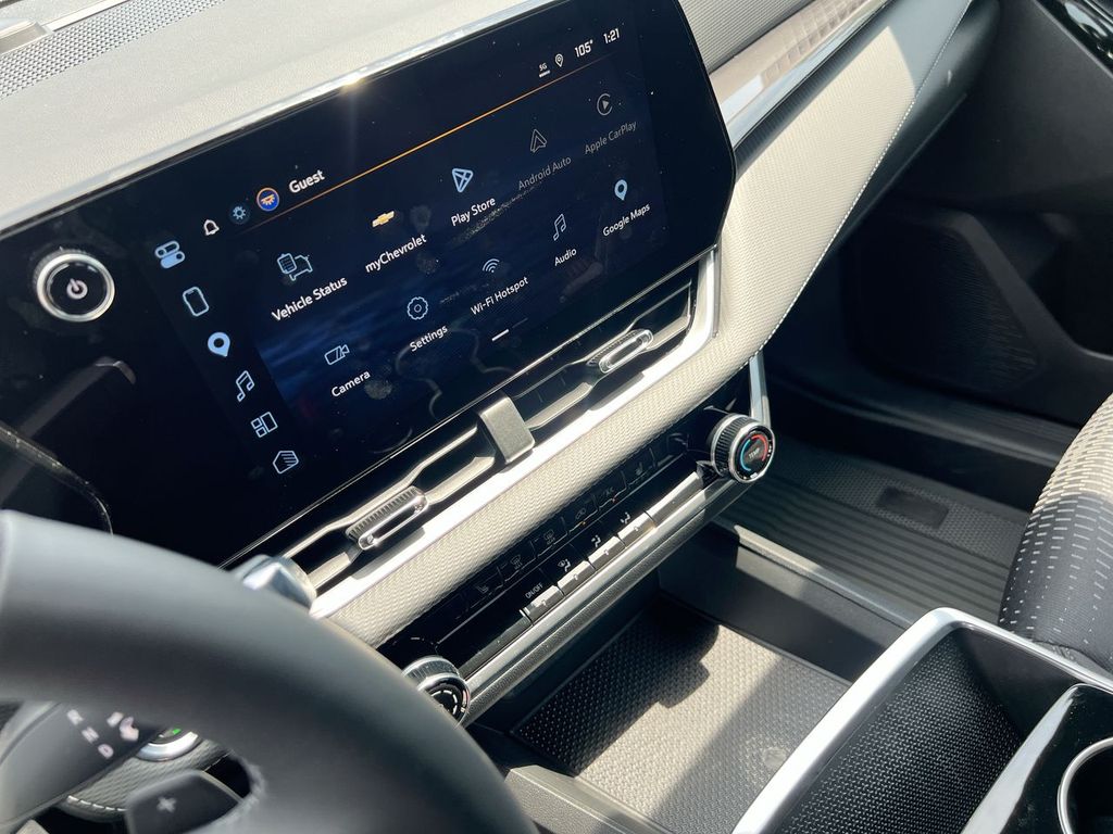 2027 Chevrolet Equinox LT - Photo 18